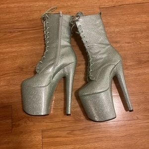 Hella Heels Glitteratis